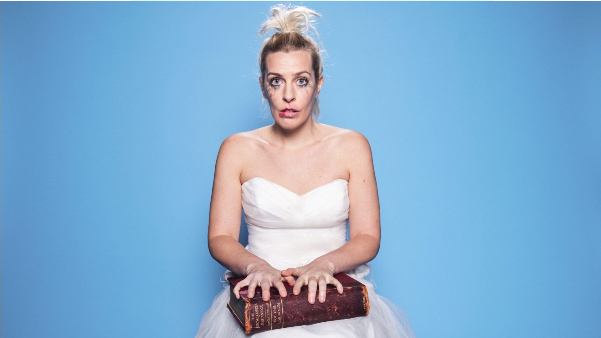 Out of Her Mind 1. Sezon 6. Bölüm