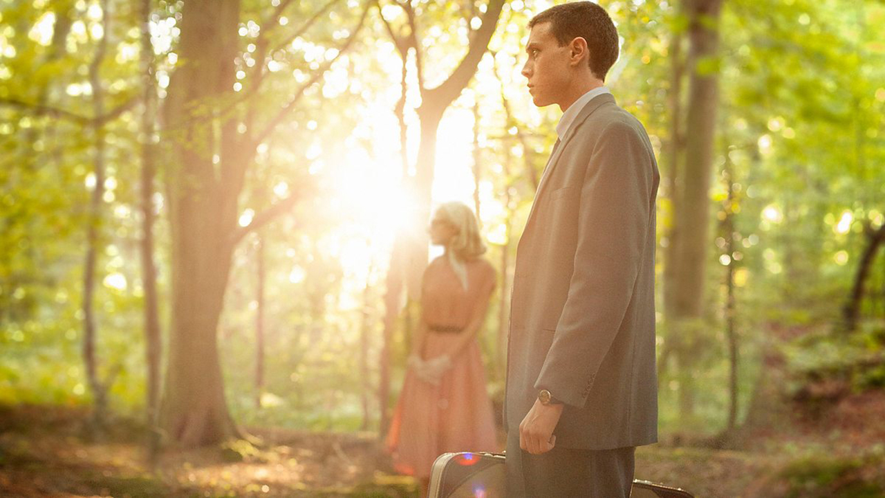 The Outcast 1. Sezon 1. Bölüm