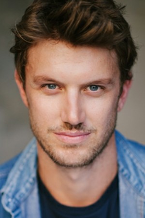 Adam Demos tüm dizileri dizigom'da