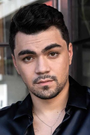 Adam Irigoyen tüm dizileri dizigom'da