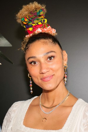 Ally Love tüm dizileri dizigom'da