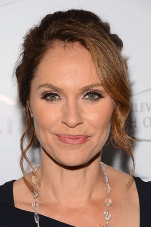 Amy Brenneman tüm dizileri dizigom'da