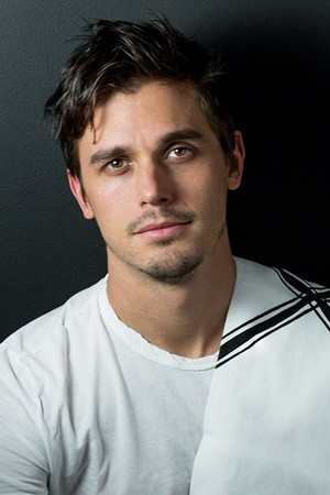 Antoni Porowski tüm dizileri dizigom'da