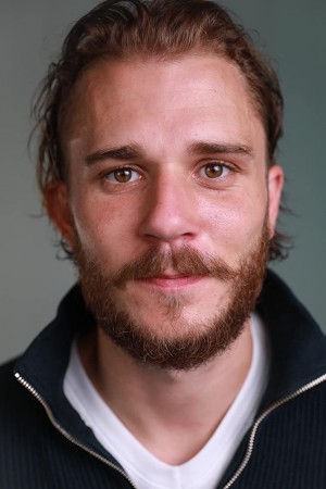 Aron von Andrian tüm dizileri dizigom'da