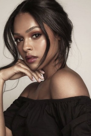 Ash Santos tüm dizileri dizigom'da