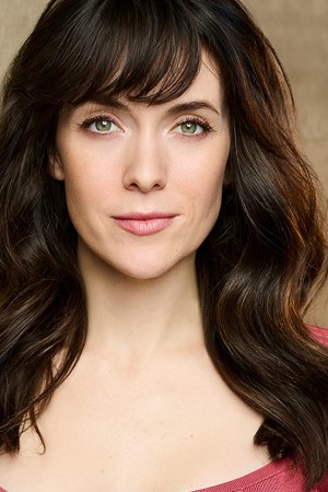 Ashlynn Yennie tüm dizileri dizigom'da