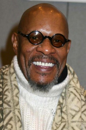 Avery Brooks tüm dizileri dizigom'da