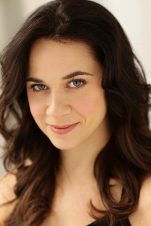 Caitlin Zoz tüm dizileri dizigom'da