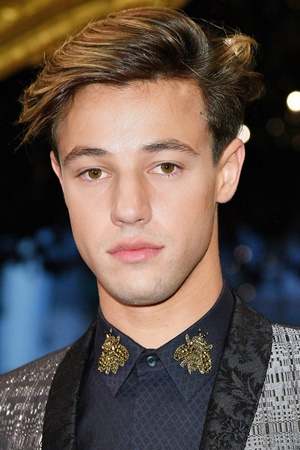 Cameron Dallas tüm dizileri dizigom'da