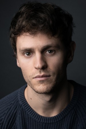 Charlie Vickers tüm dizileri dizigom'da