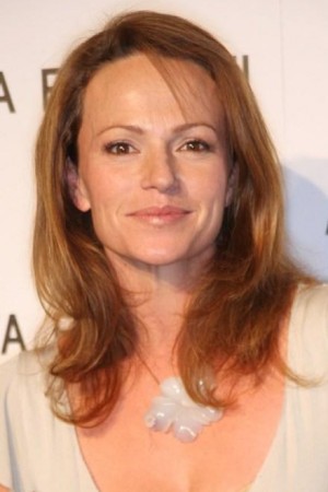 Clare Carey tüm dizileri dizigom'da