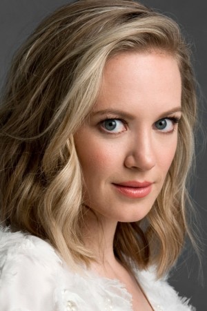 Danielle Savre tüm dizileri dizigom'da