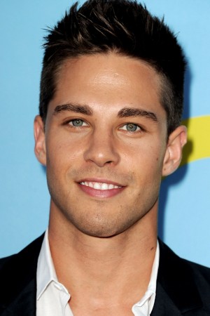 Dean Geyer tüm dizileri dizigom'da