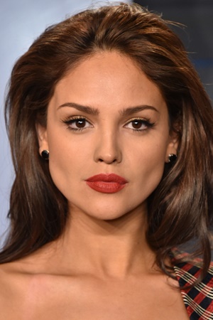 Eiza González tüm dizileri dizigom'da