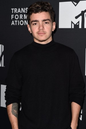 Elliot Fletcher tüm dizileri dizigom'da