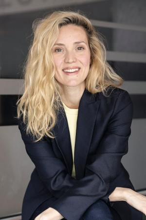 Évelyne Brochu tüm dizileri dizigom'da