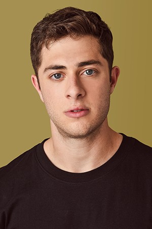 Jaren Lewison tüm dizileri dizigom'da