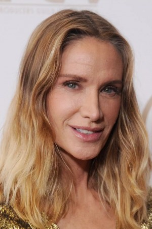 Kelly Lynch tüm dizileri dizigom'da