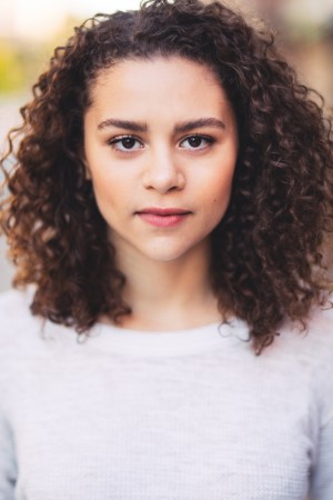 Lily Santiago tüm dizileri dizigom'da