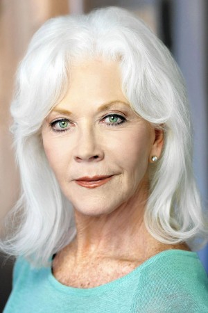 Linda Thorson tüm dizileri dizigom'da