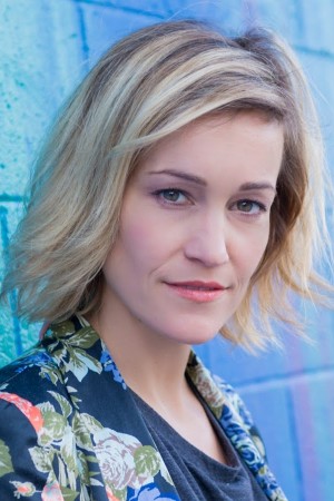 Luvia Petersen tüm dizileri dizigom'da