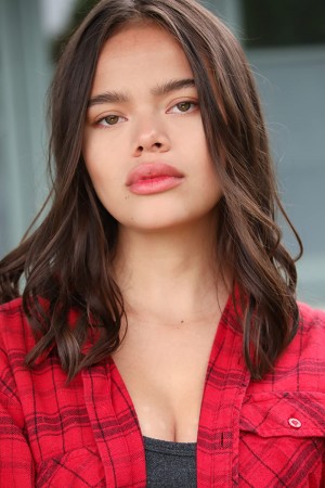 Malia Pyles tüm dizileri dizigom'da