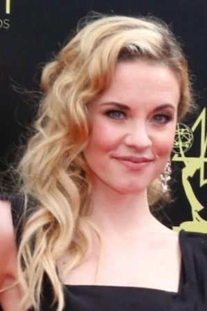 Molly Burnett tüm dizileri dizigom'da