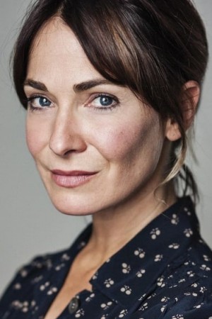 Nia Roberts tüm dizileri dizigom'da