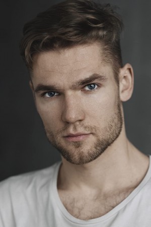 Simonas Mozura tüm dizileri dizigom'da