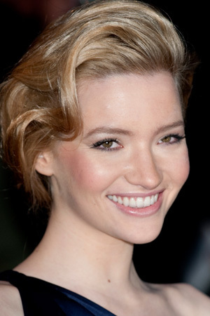 Talulah Riley tüm dizileri dizigom'da