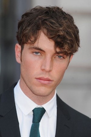 Tom Hughes tüm dizileri dizigom'da