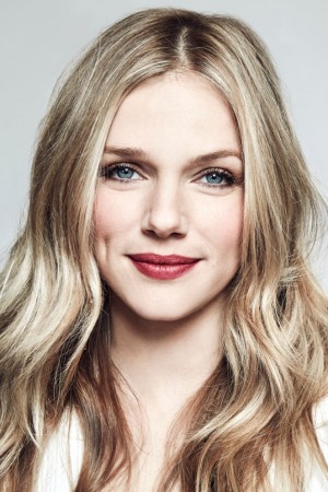 Tracy Spiridakos tüm dizileri dizigom'da