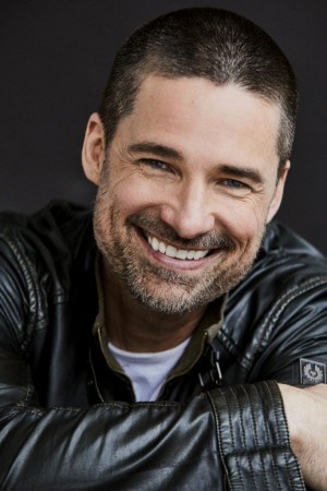 Warren Christie tüm dizileri dizigom'da