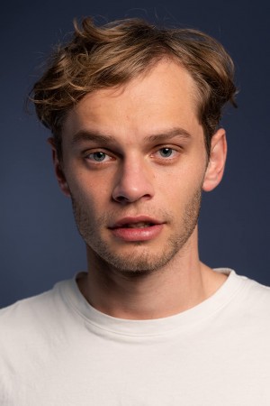 Aidan Scott tüm dizileri dizigom'da