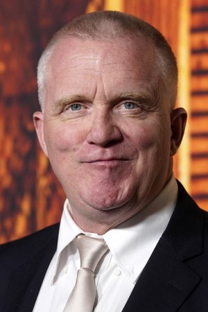 Anthony Michael Hall tüm dizileri dizigom'da