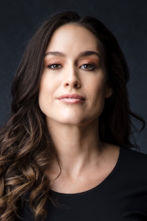 Alison Luff tüm dizileri dizigom'da