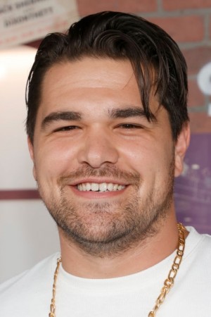 Duke Davis Roberts tüm dizileri dizigom'da