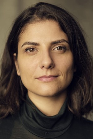 Zora Bishop tüm dizileri dizigom'da