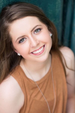 Julie Herrin tüm dizileri dizigom'da