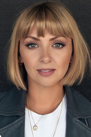 Lisa McGrillis tüm dizileri dizigom'da