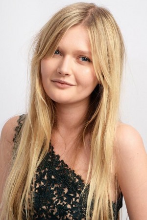 Sophie Kennedy Clark tüm dizileri dizigom'da