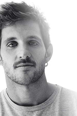 Jota Linares tüm dizileri dizigom'da