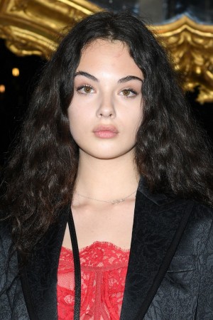 Deva Cassel tüm dizileri dizigom'da