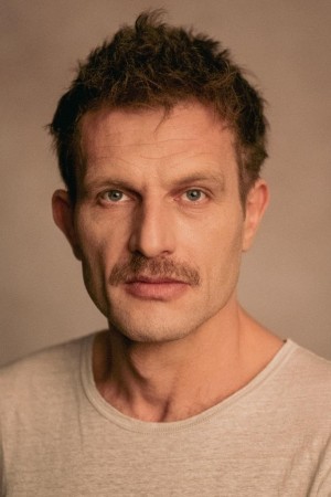 Karol Pocheć tüm dizileri dizigom'da