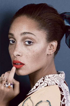 Adwoa Aboah tüm dizileri dizigom'da