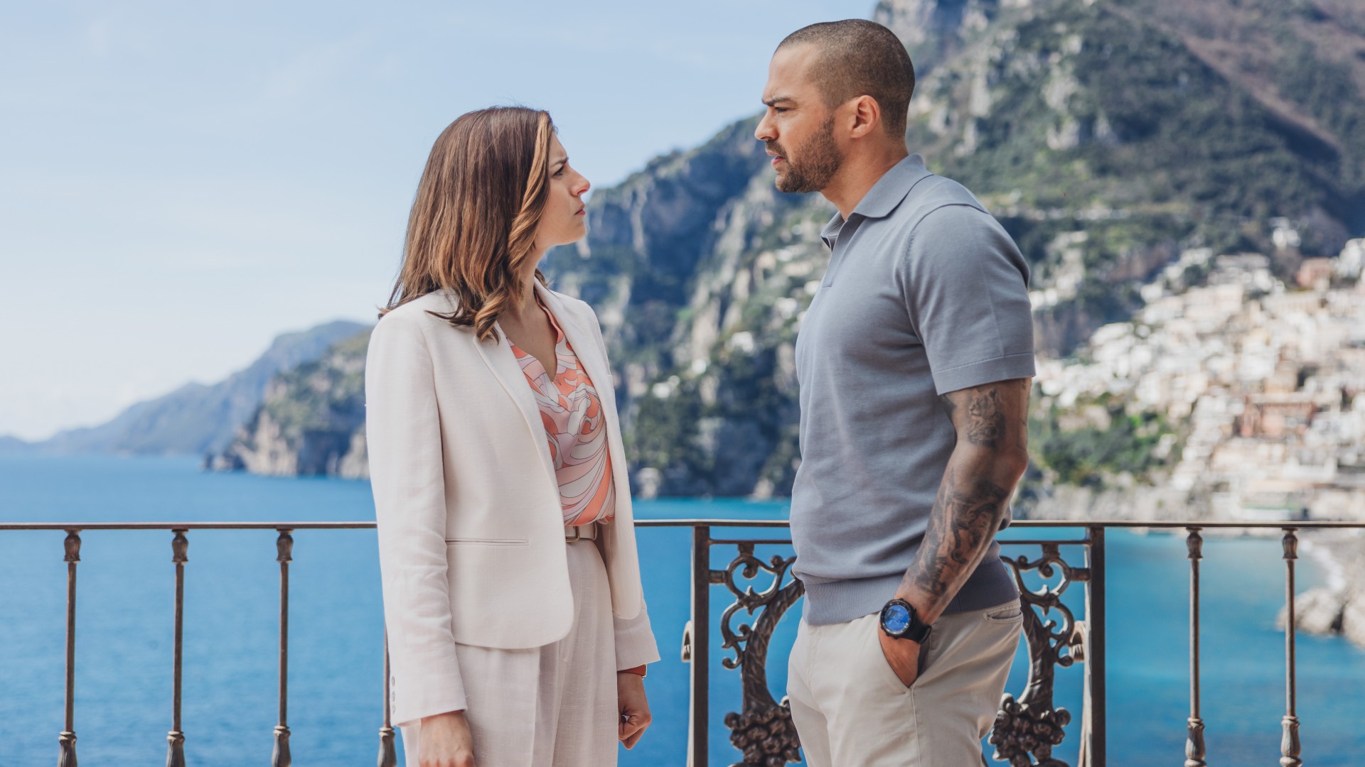 Hotel Costiera 1. Sezon 2. Bölüm