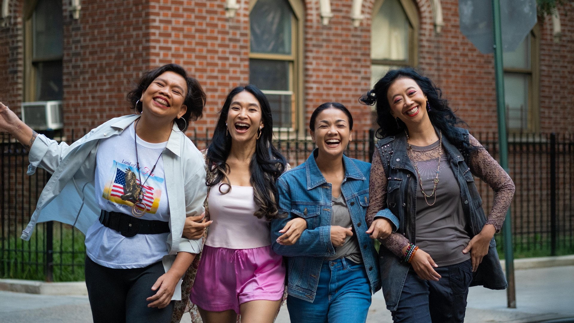 Ratu Ratu Queens: The Series 1. Sezon 6. Bölüm