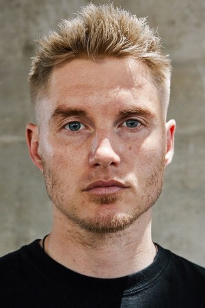 Toby Hemingway tüm dizileri dizigom'da