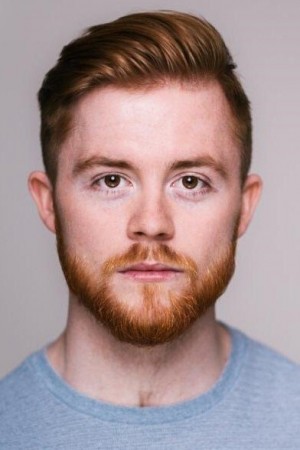 Angus Castle-Doughty tüm dizileri dizigom'da