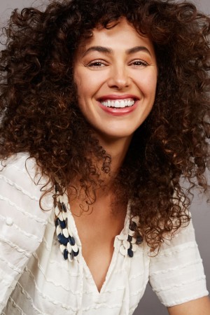 Elena Goode tüm dizileri dizigom'da